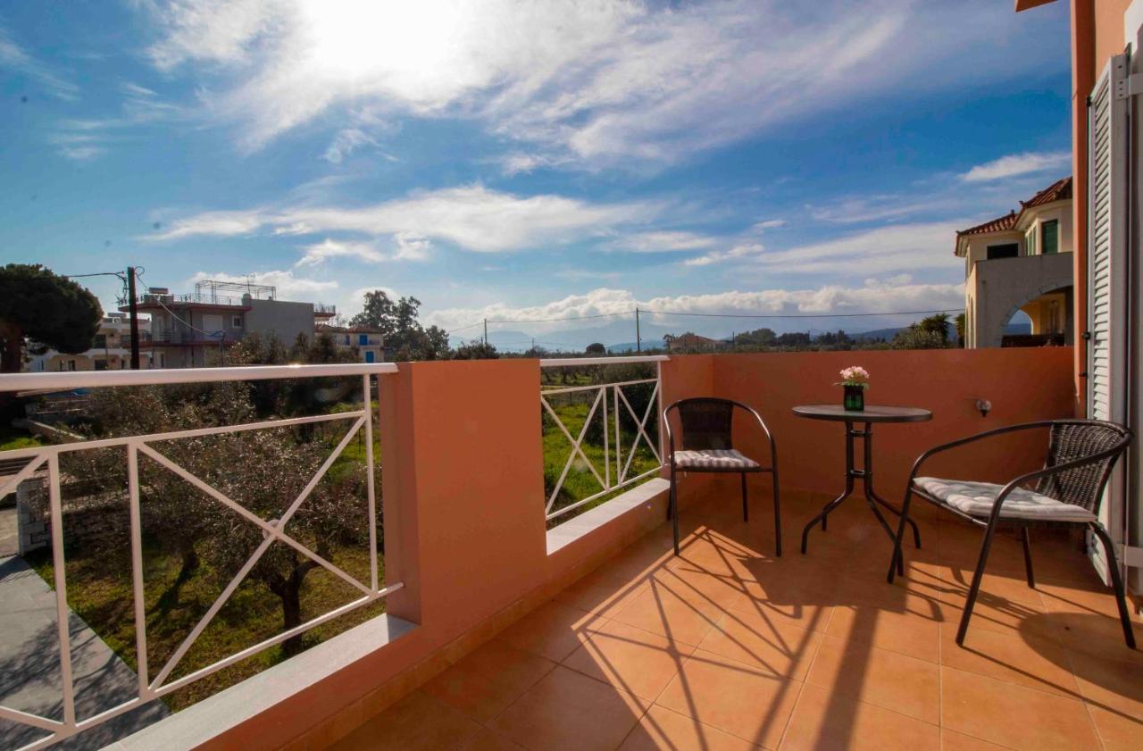 Laconian Collection Mavrovouni Beach House ยีธิโอ ภายนอก รูปภาพ